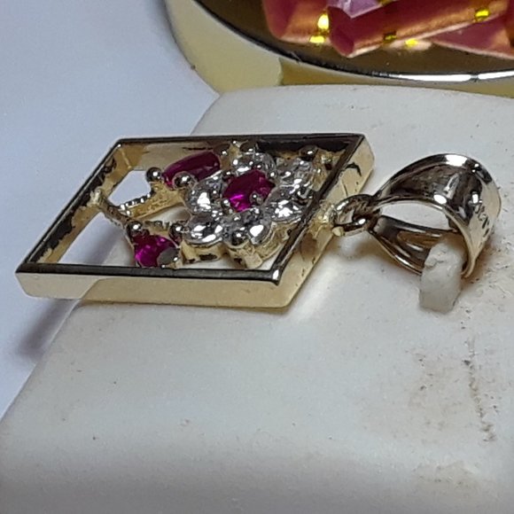 Estate 1.25ctw Lab Created Ruby & CZ Flower Framed 14Kt Yellow Gold Pendant17955 - Picture 2 of 6